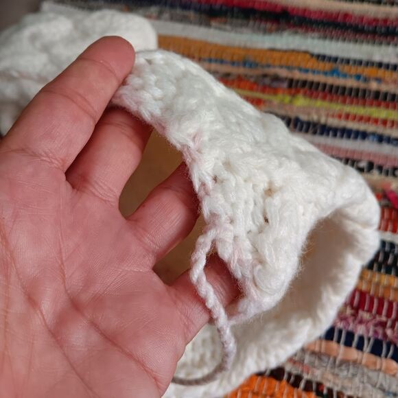 NWOT LEMON 🍋 Creme HandKnit & Stitched Sock Slippers 6/7 - Picture 14 of 15